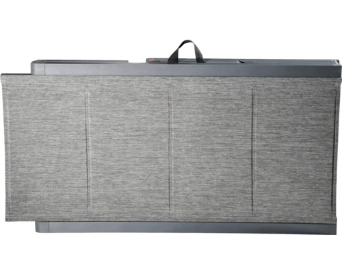 Rollo mit Stoffstruktur und Griff