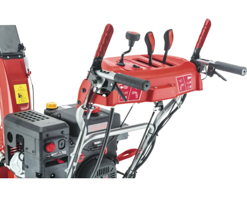 Detailansicht Bedienelemente Schneefräse