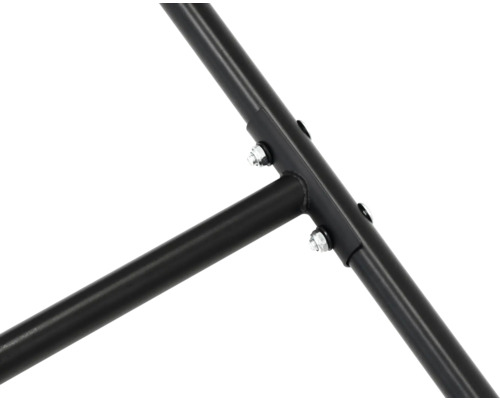 Detailaufnahme eines Metallrahmens, der mit Schrauben befestigt ist.