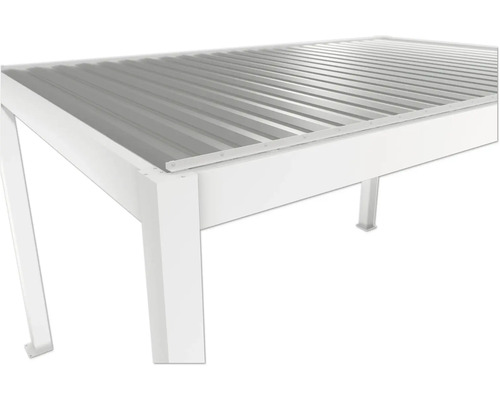 Detailansicht eines rechteckigen Pavillons mit Metalldach