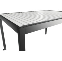 Detailansicht eines Pavillons mit Lamellendach