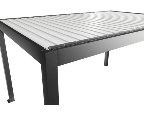 Detailansicht eines Pavillons mit Lamellendach