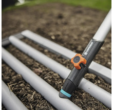 Gardena Micro-Drip-System Verlegerohr mit Installationswerkzeug im Gartenboden