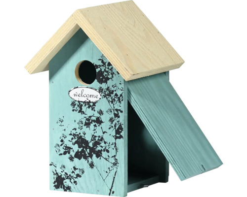 Vogelhaus aus Holz mit Dekoration und Willkommensgruß