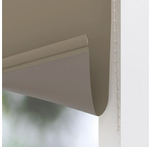 Detailansicht eines Rollos mit Kettenzug