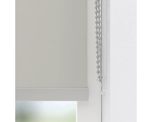 Detailansicht eines Rollos mit Kettenzug