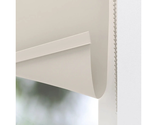 Detailansicht eines Rollos mit Kettenzugmechanismus