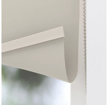 Detailansicht eines Rollos mit Kettenzugmechanismus.