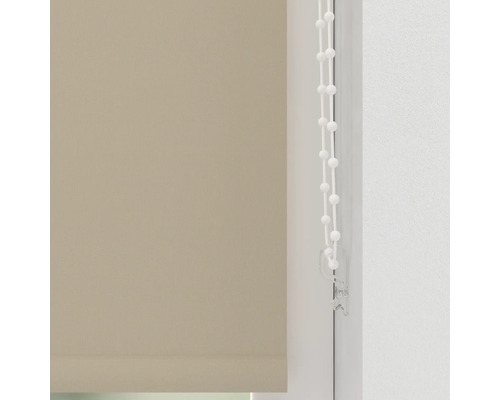 Beige Rollos mit Bedienkette