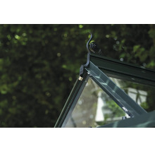 Detailaufnahme des oberen Teils eines Gewächshauses mit Ornament