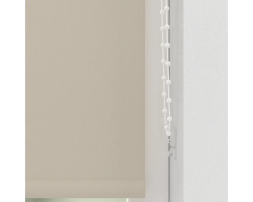 Beige Fensterrollo mit Bedienkette