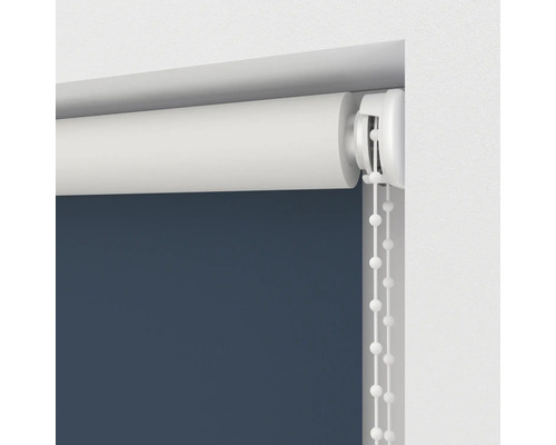 Rollladen mit Bedienkette im geschlossenen Zustand