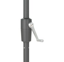 Details eines Sonnenschirmständers mit Kurbelmechanismus und Soluna Logo.