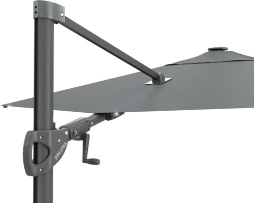 Detailansicht eines Soluna Sonnenschirms mit Kurbelmechanismus