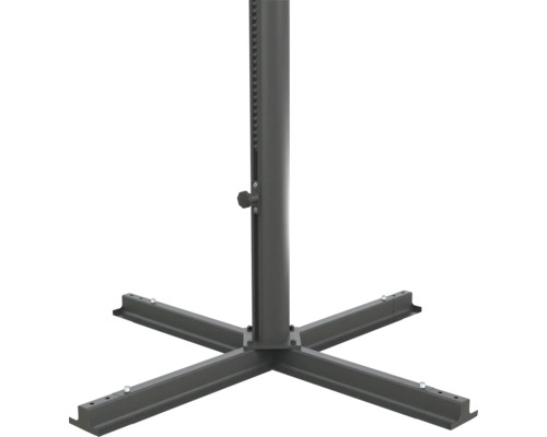 Sonnenschirmständer aus Metall mit Vierfuß