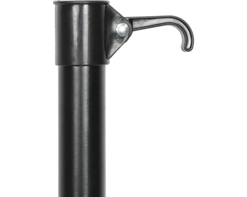 Detailaufnahme eines schwarzen Montageständers mit Haken