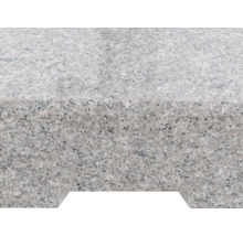 Detailansicht einer Trittstufe aus Granit
