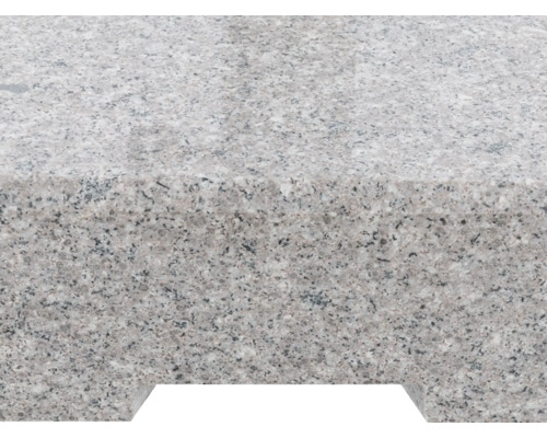 Detailansicht einer Trittstufe aus Granit