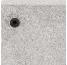 Granitblock mit Bohrloch