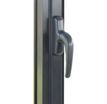 Fenstergriff an Fensterrahmen