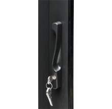 Tür mit Schlüssel im Schloss und Griff