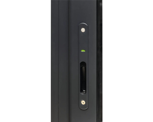 Detailansicht eines Fenstergriffs mit integrierter Wasserwaage