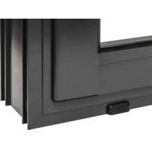 Detailansicht eines schwarzen Kunststofffensters