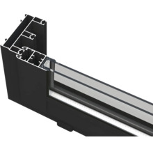 Detailansicht eines Fensterprofils aus Aluminium.