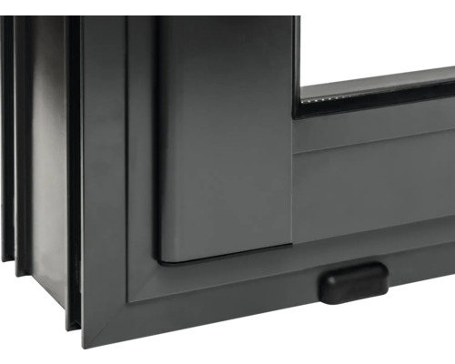 Detailansicht eines schwarzen Schiebefensters