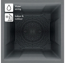 Innenansicht eines Pflanzgefäßes mit Wasserspeicherfunktion und Eignung für Innen- und Außenbereiche.