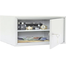 Geöffneter Tresor mit Wertsachen