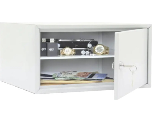 Geöffneter Tresor mit Wertsachen