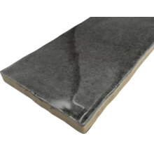 Graue Keramikfliese im Querformat