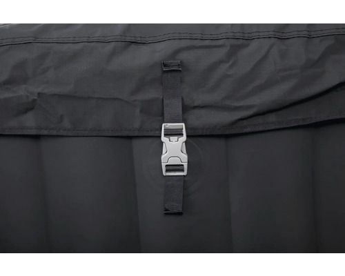 Detailaufnahme eines schwarzen Whirlpool Deckels mit einem Verschluss