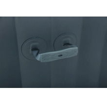 Detailansicht eines aufblasbaren Whirlpools mit Griff