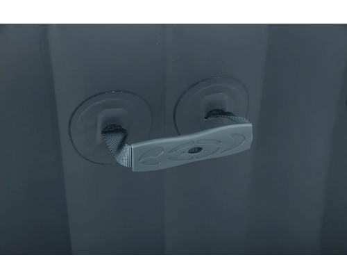 Detailansicht eines aufblasbaren Whirlpools mit Griff