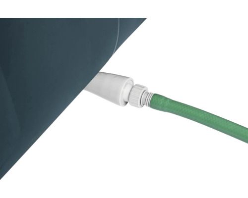 Regenwassertank mit Schlauchanschluss