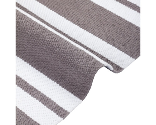 Gestreifter Teppich in Weiß und Grau