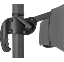 Detailansicht des Kurbelmechanismus eines Sonnenschirms