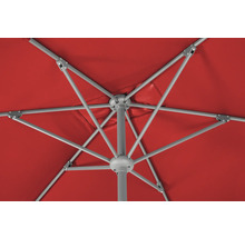 Detailansicht der Konstruktion eines roten Sonnenschirms