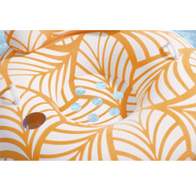 Detailansicht eines Schwimmrings mit Getränkehalter