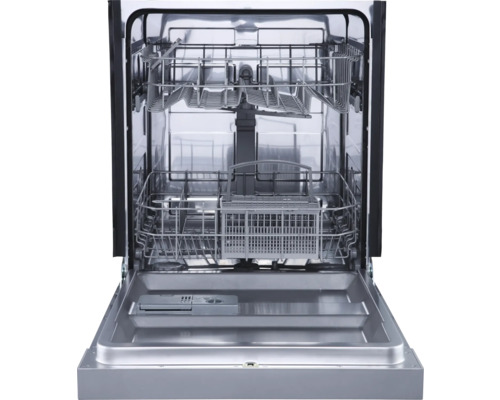 Geöffneter Geschirrspüler mit Körben für Geschirr und Besteck