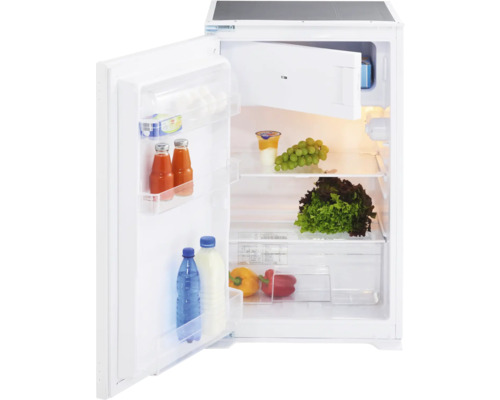 Geöffneter Kühlschrank mit Lebensmitteln