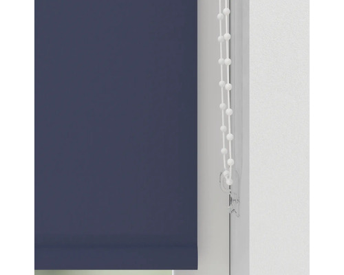 Detailansicht eines Rollos mit Kettenzug