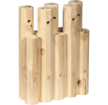 Holzpfosten mit Bohrungen für Holzkonstruktionen
