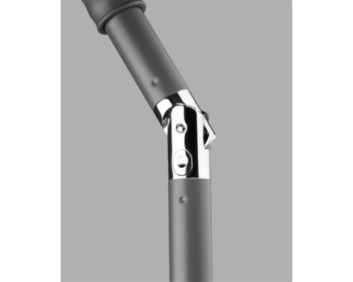 Detailansicht eines Sonnenschirmgelenks aus Metall