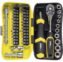 Werkzeugsatz mit Ratschenschlüssel, Schraubendreher und Bits im gelben Koffer
