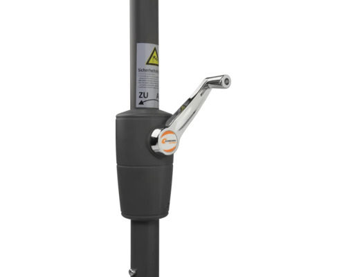 Details eines Sonnenschirms mit Kurbelmechanismus und Schneider Schirme Logo