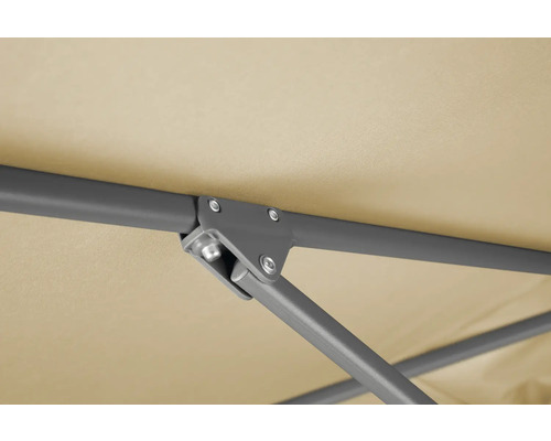 Detailansicht eines Pavillons mit Metallrahmen und Stoffdach