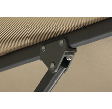 Detailansicht der Halterung eines Sonnenschirms